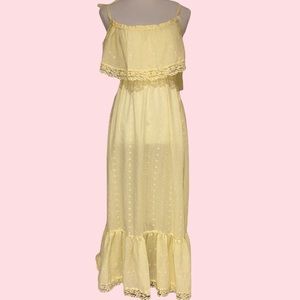 1970s-80s Vintage Pale Yellow Eyelet Peasant Midi/Maxi Dress S-M